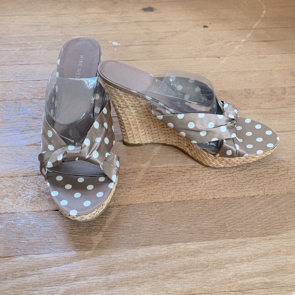Nine West Beige Polka Dot Wedge Sandals NEW, never worn